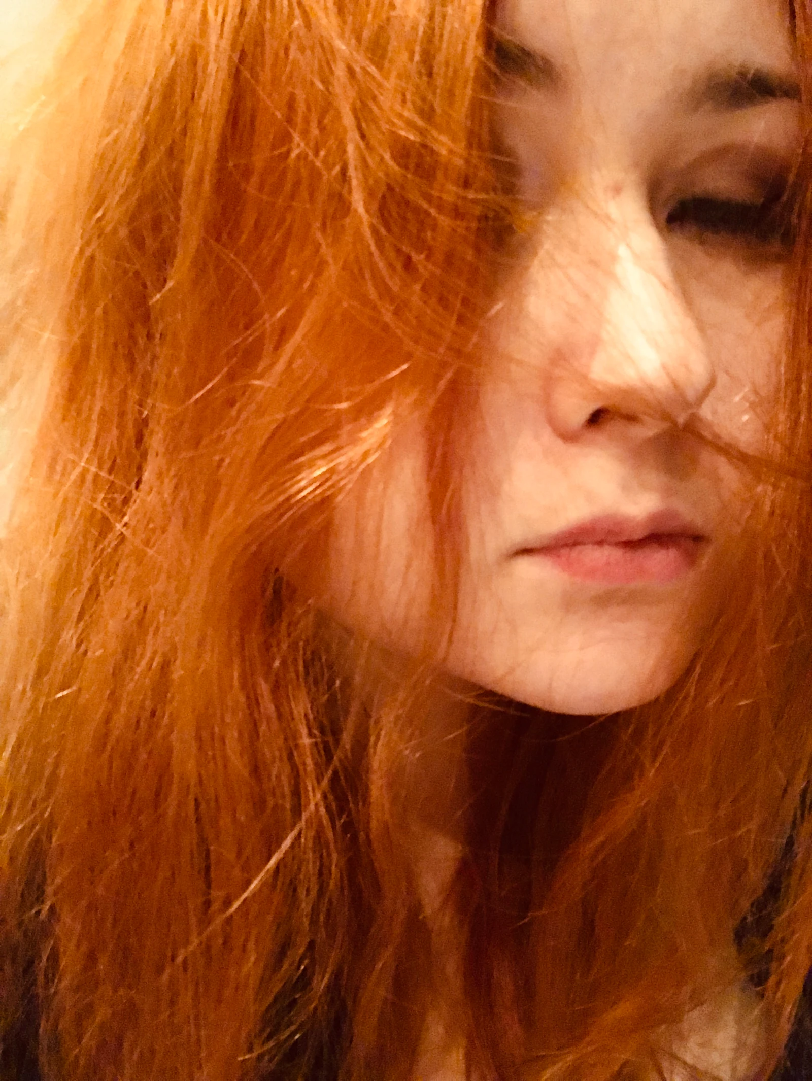 Primer plano de Dagmara Ole con el pelo pelirrojo